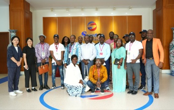 利比里亚政企研修班到访狮子会 共探膜手艺相助新机缘